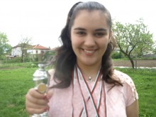 Вики Радева показа как се прави! Стана тройна шампионка