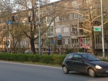 Светофар на много опасна пешеходна пътека в Пловдив редовно не работи