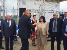 Министър Петкова: Съдбата на нито един миньор не ни е безразлична