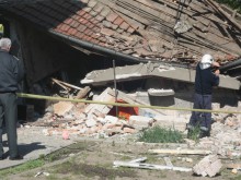 Покрив се срути над главите на две деца тази сутрин в "Коматево"