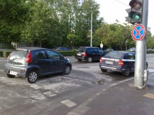 Блъснаха жена на пешеходната пътека до "Ескалибур"