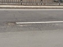 Оправят дупките по "Шести септември"