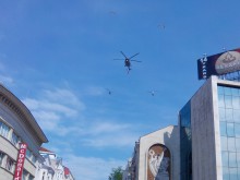 Вертолети и изтребители поздравиха пловдивчани по случай Деня на храбростта и празника на народната армия