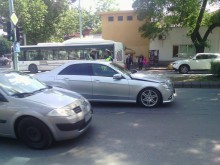 Велосипедистът, който бе блъснат тази сутрин в Пловдив, е минал на червено