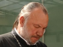 Отец Саръев: Бурките могат да скрият опасни терористи, да се носят вкъщи