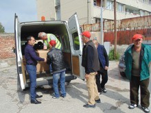 Доставиха дрехи за мъжете от "Св. Врач" 
