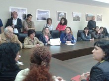 Скандал! Частни интереси и рекет стоят зад "протестите" срещу сливането на двете училища