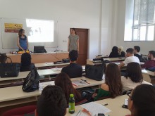 Студенти дискутираха проблеми с трафика на хора