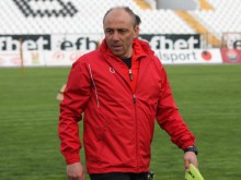 Оперираха Илиан Илиев, ще води Локо с патерици
