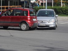 Две дами катастрофираха на бул. "Шести септември"