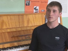 Абсурдната история на младеж, роден и живял в България