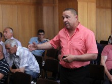 Полиция разтървава кметове на националното им събрание 