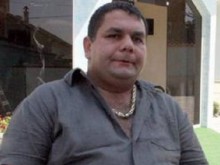 Дебелия към своя жертва: Ще ти строша кокалите! За да живееш, трябва да ми плащаш