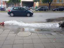 Шофьорка нацели противопожарен кран, наводни бул. "Руски"