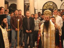 Футболистите на "Ботев" посетиха митрополит Николай