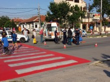 Пиян шофьор блъсна две жени на пешеходна пътека и избяга
