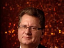 Звездният Мичо Димитров с юбилеен концерт на Камерния