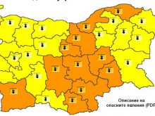 Горещото време не отстъпва - България оранжевее и жълтее