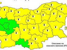 И новата седмица ще започне с кодове за опасно време, жегата не отпуска хватката