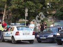 Две деца са ударени от кола на бул. "Черни връх"