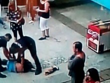 Полицаи унижиха инвалид, влачиха го по пода и му извадиха протезата