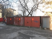 Махат грозните гаражи по "Родопи", правят голяма зона за паркиране