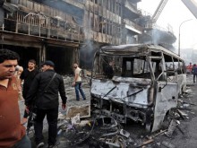 Над 80 човека загинаха при два атентата в Багдад