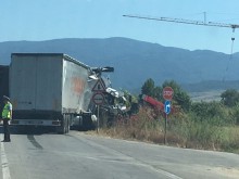 Трагедия: Има загинал в тежката катастрофа между двата тира до Пловдив!