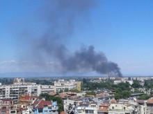 Пак пожар в Пловдив, облаци черен дим до моста на Адата