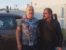 В безизходица: Свещеник направи фолк концерт, за да спаси църквата си