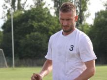 Защитник на Локо с неприятна контузия