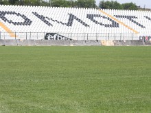 Теренът на "Лаута" все повече заприличва на европейски