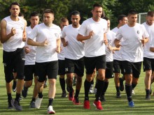 Инвазия! Трети сърбин пристигна на Лаута