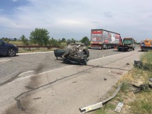 Автомобил се е ударил в билборд на АМ "Тракия", водачът е загинал