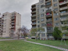 Грозни сцени в Пловдив, жена се барикадира в жилището си
