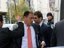 Посланик Гьокче: Извънредното положение няма да ограничи пътуванията на българите