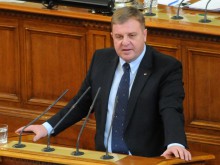 Каракачанов: Да спрем мигрантите, докато не бъде изградена нова система за сигурност от ЕС