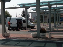 Забравен куфар се оказа "бомба" на бургаската автогара, отведоха собственичката му с патрулка