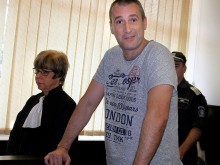 Замесиха проститутки и любовница в случая на полицая с убитите родители