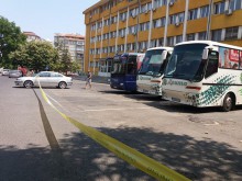Първите 3 рейса с фенове на Ботев пристигнаха, има яка полицейска охрана