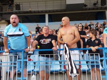 Видео: Феновете на Локо на стадион "Лазур“