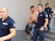 Ексклузивно ВИДЕО: Отведоха арестувания фен на Ботев в съда