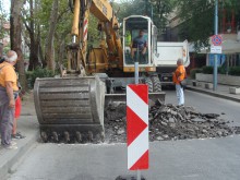 Ето как падна първият асфалт по "Руски", срок на ремонта - 730 дни!