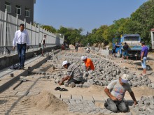 Паркинг в подножието на Младежкия хълм