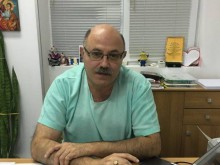 Хирурзи от Варна извадиха 3 кг топка коса от стомаха на дете
