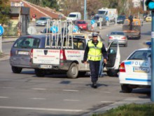 Пловдивски шофьор с двумесечен стаж прати в болница две жени и бебе