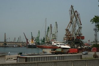 От 6 месеца няма кой да чисти портовете