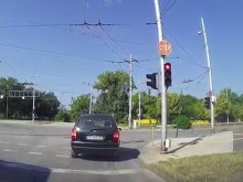 Тарикат мина необезпокоявано на червено в Пловдив