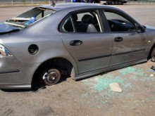 Автоджамбази разфасоваха аварирала кола на АМ "Тракия"