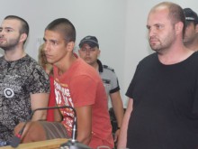Оставиха в ареста тримцата, ограбили казиното в Стамболийски
